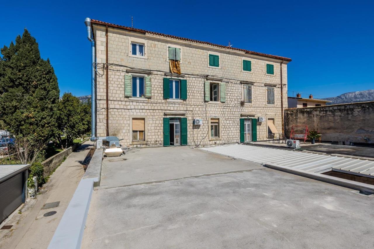 Seafront Apartments Karlo Kastela Exterior photo