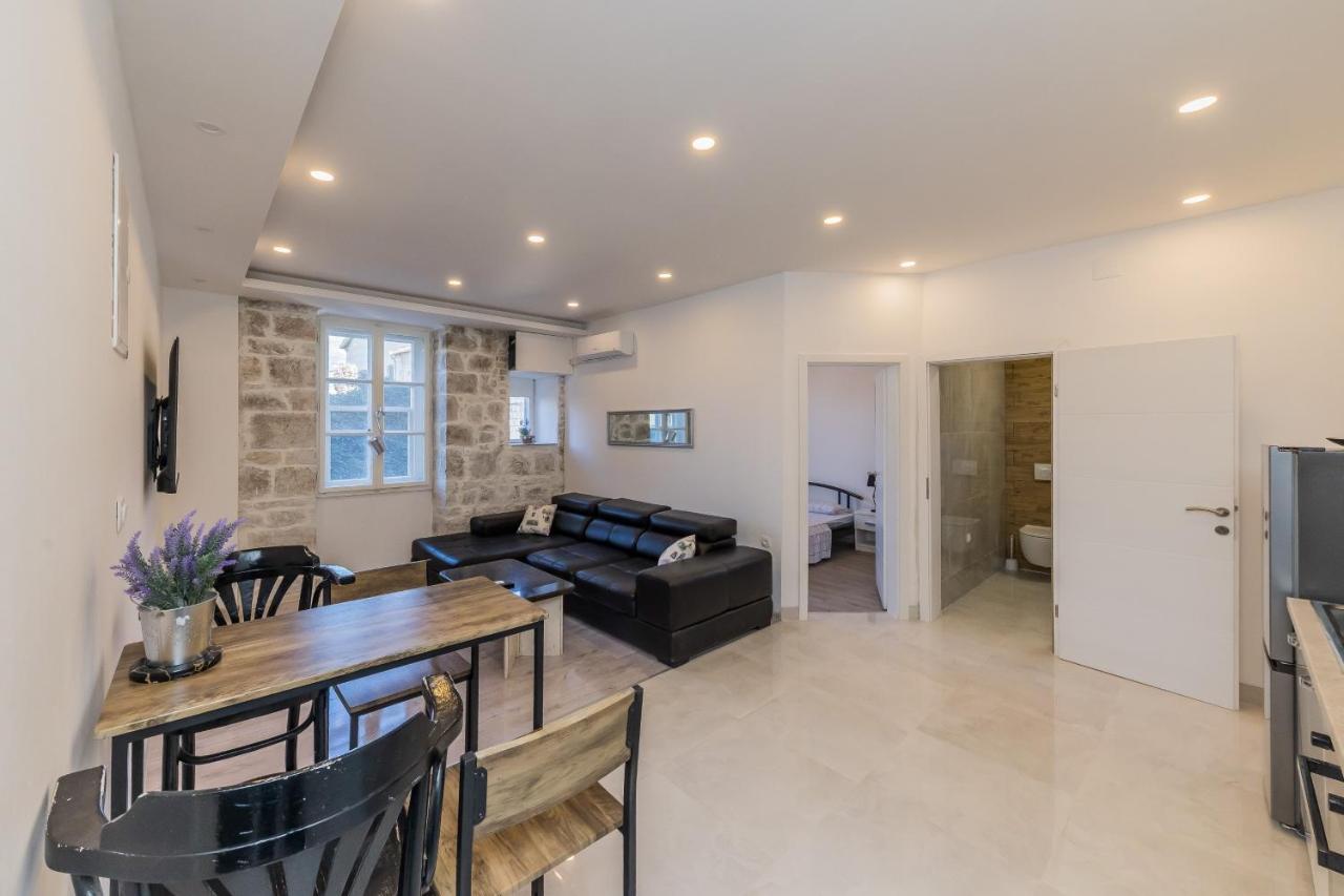 Seafront Apartments Karlo Kastela Exterior photo